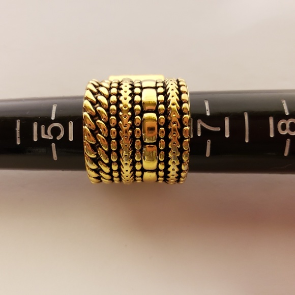 Huge Emerald Cut Crystal Goldtone Rope Ring - Picture 4 of 5